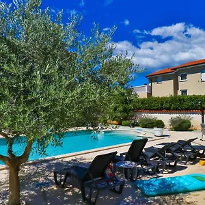 sonnengarten-apartments.in-istria.net/